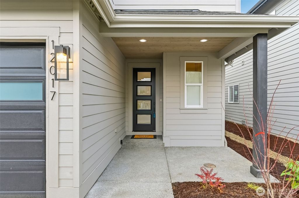 Photo of 12017 44th Avenue S, Tukwila, WA 98178 (MLS # 2463198)