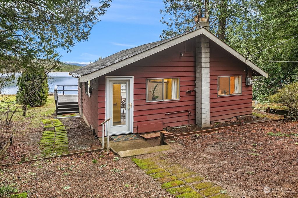 Photo of 30726 270th Avenue SE, Black Diamond, WA 98010 (MLS # 2191443)