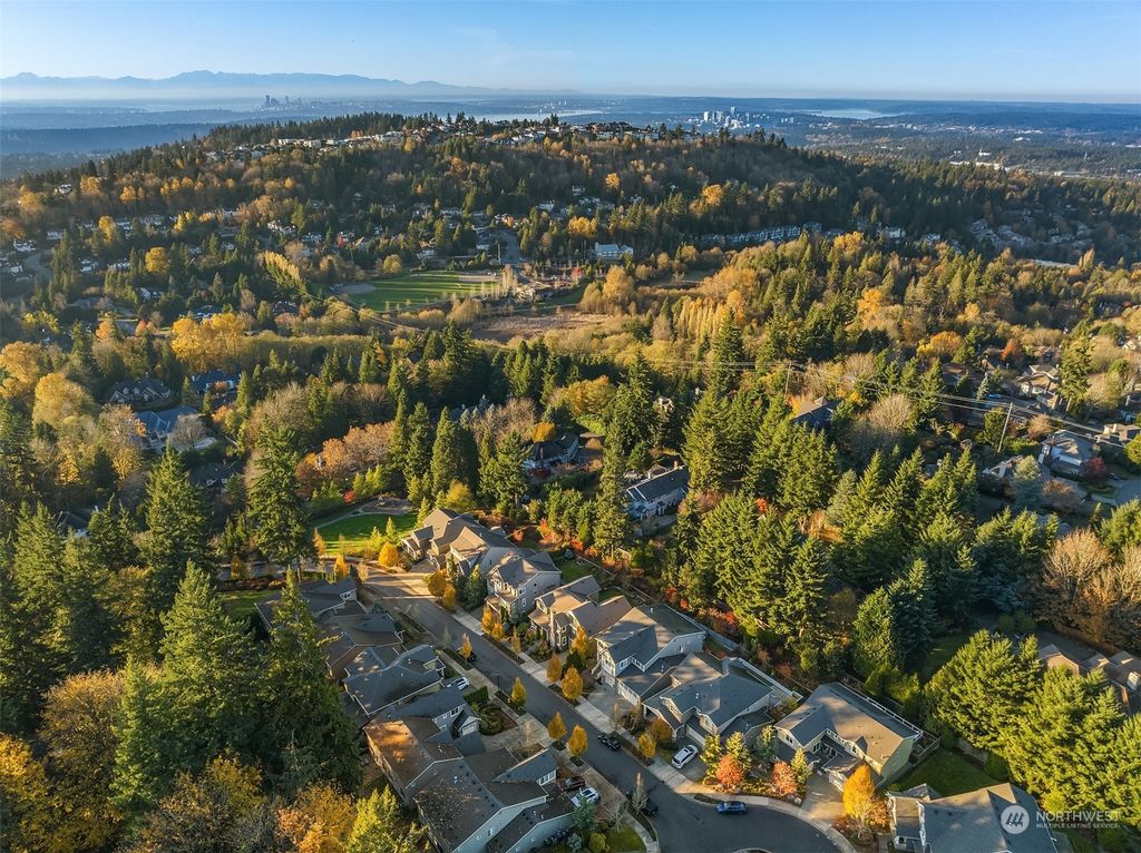 Photo of 16510 SE 61st Place, Bellevue, WA 98006 (MLS # 2186558)
