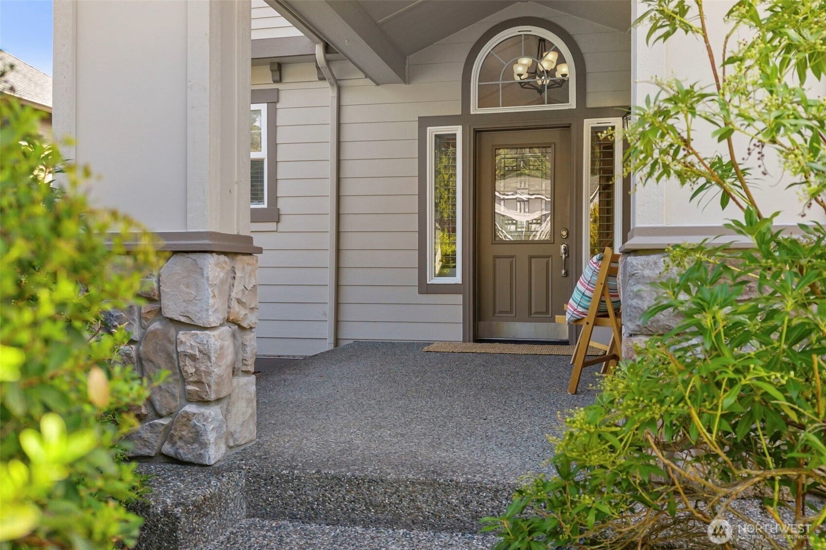 2741 NE Noll Valley Loop