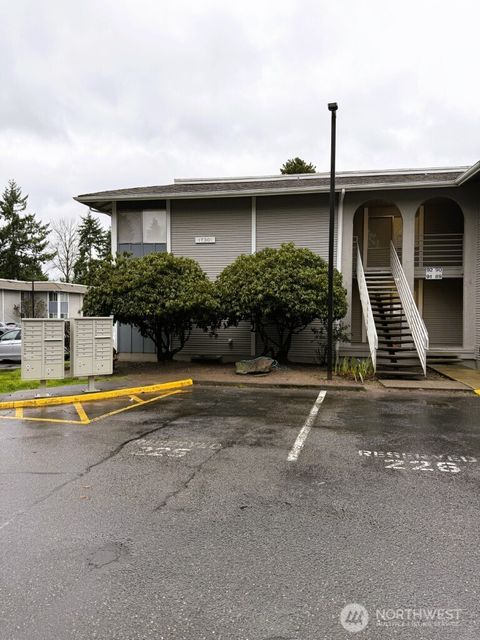 Photo of 17301 NE 45th Street #92, Redmond, WA 98052 (MLS # 2467596)