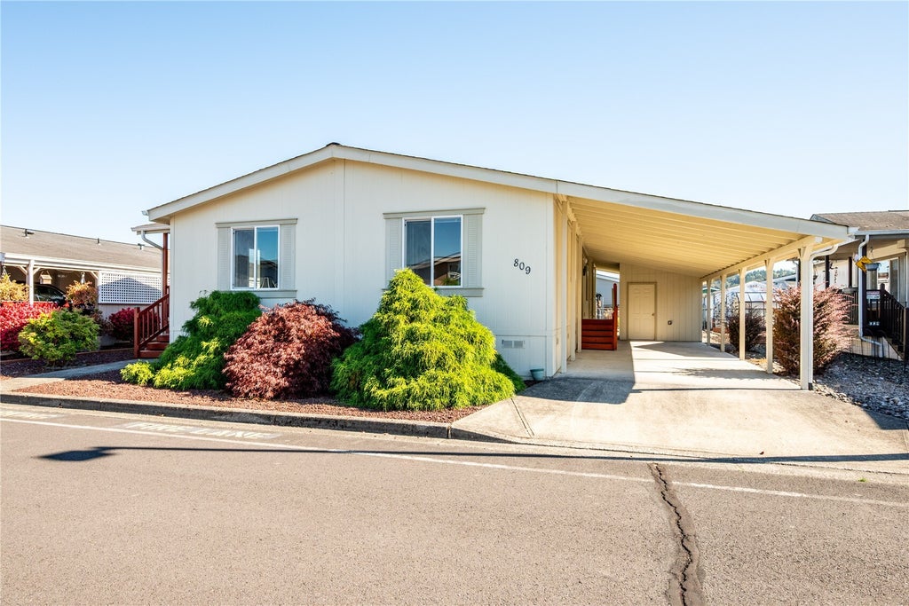 Photo of 809 Wood Duck Lane, Longview, WA 98632 (MLS # 2595575)