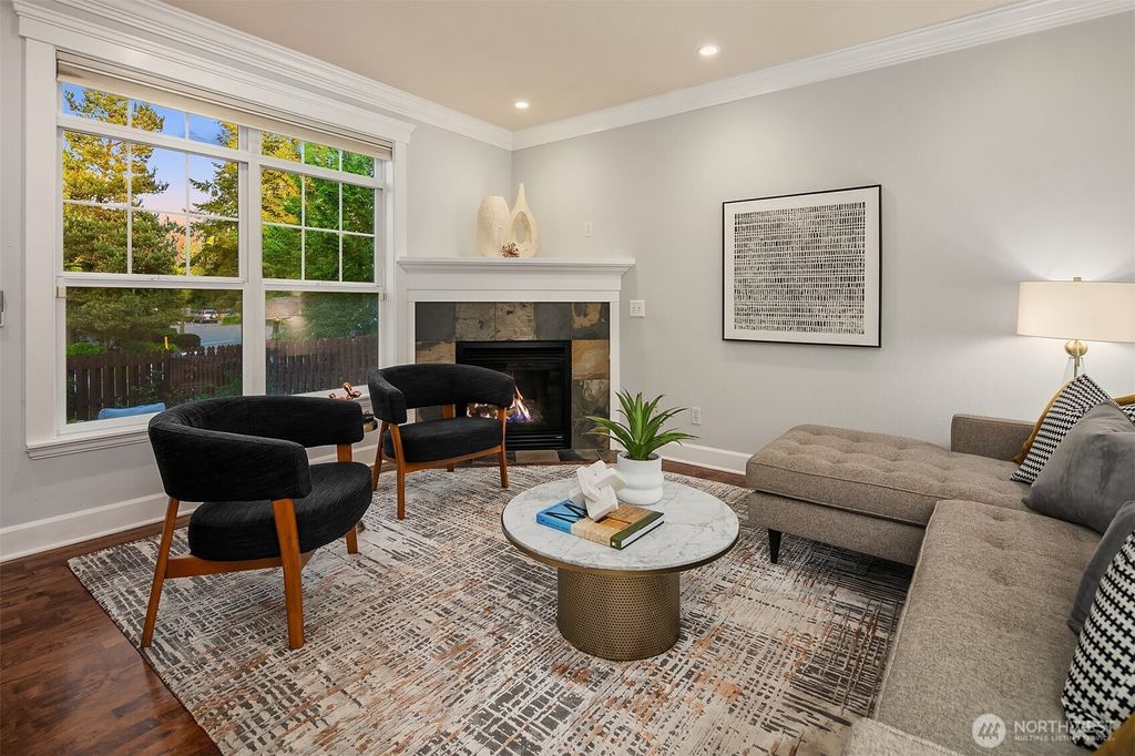 Photo of 333 16th Avenue E, Seattle, WA 98112 (MLS # 2419841)