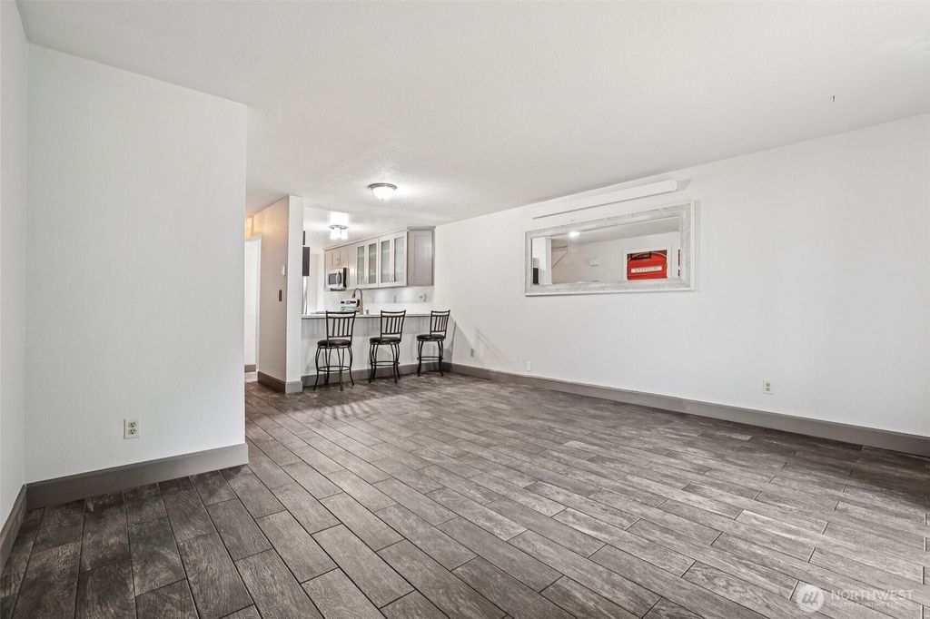 Photo of 280 NW Newport Way #B14, Issaquah, WA 98027 (MLS # 2531326)