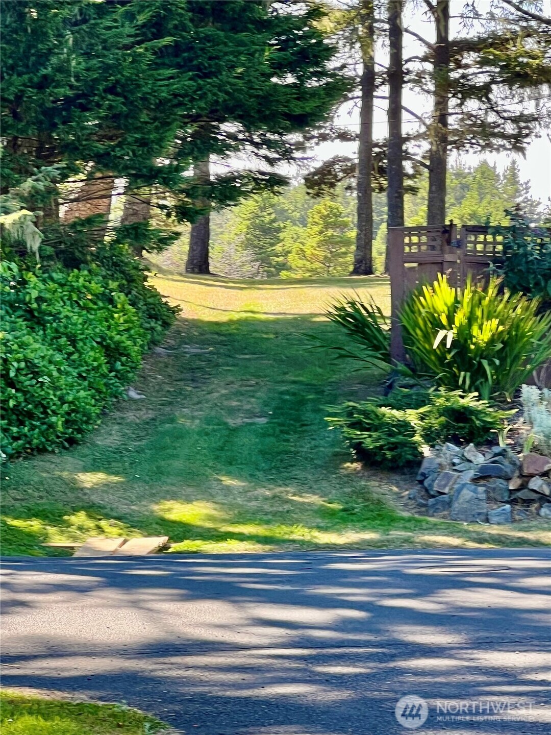 0 NE corner 13th &l Pacific Way Street N