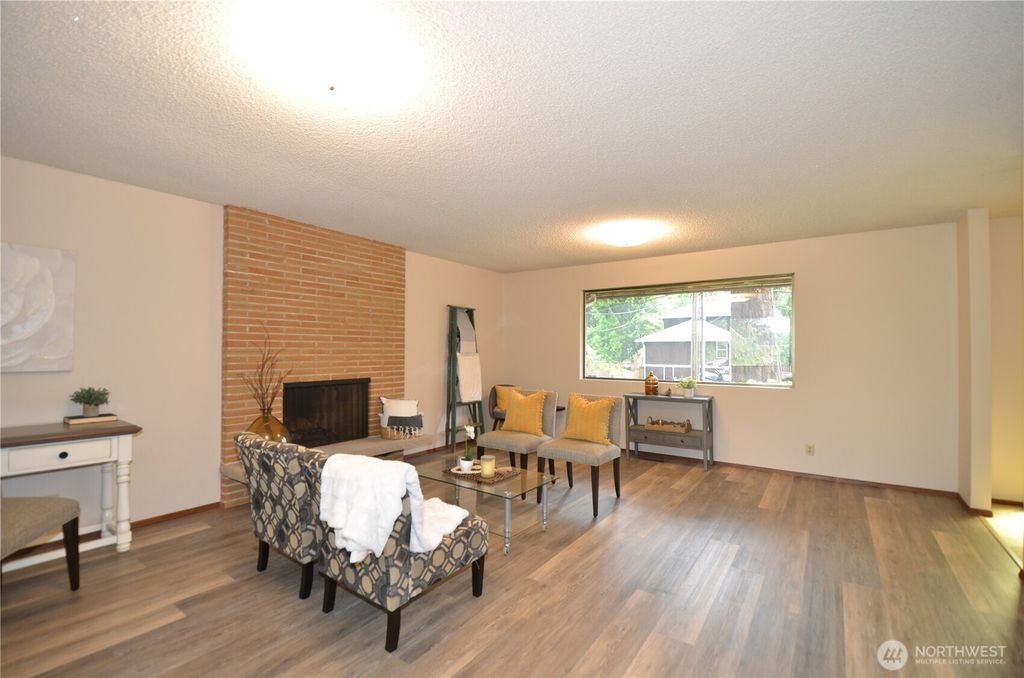 Photo of 18215 108th Avenue NE, Bothell, WA 98011 (MLS # 2380669)