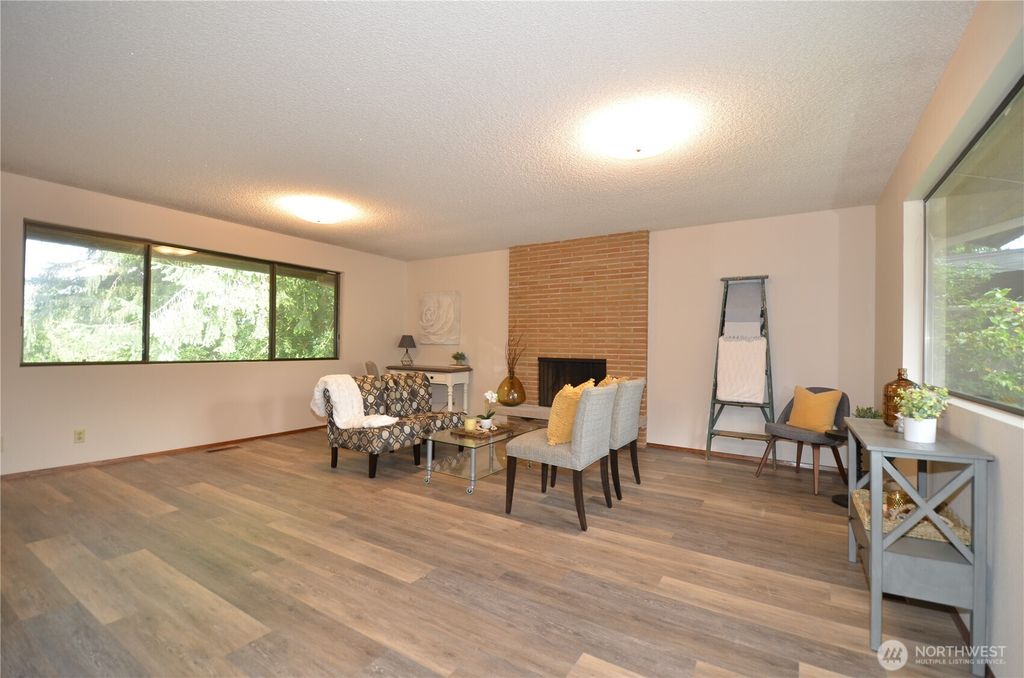 Photo of 18215 108th Avenue NE, Bothell, WA 98011 (MLS # 2380669)