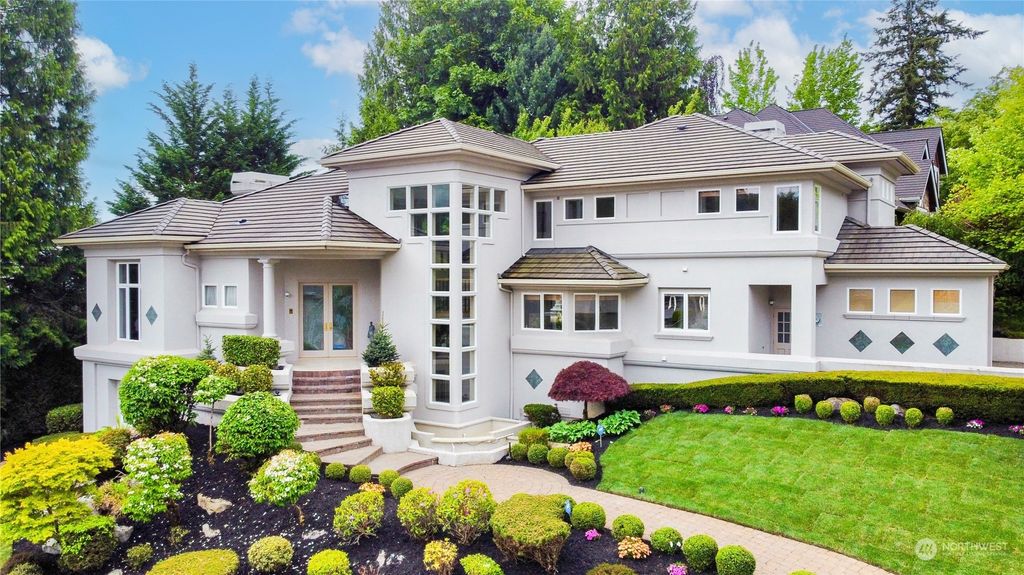 Photo of 6571 156th Avenue SE, Bellevue, WA 98006 (MLS # 2245099)
