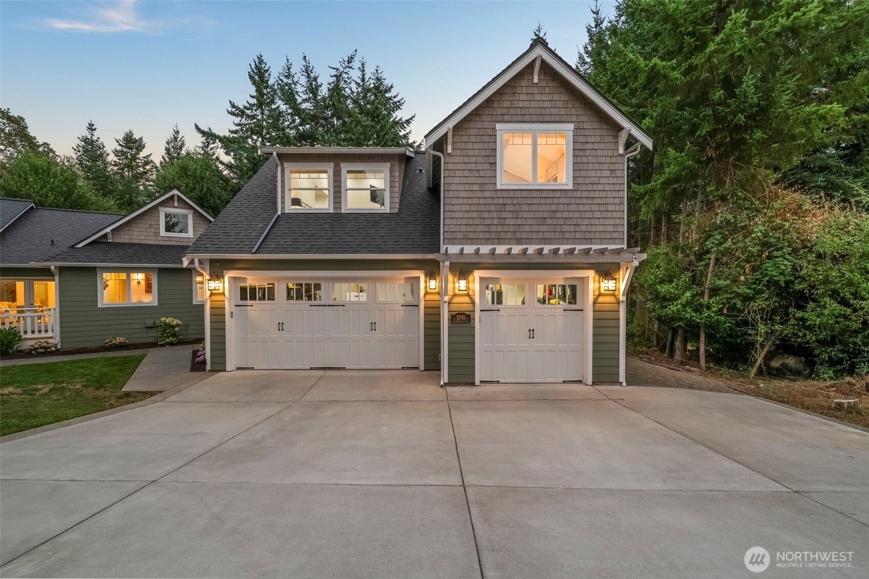 1090 Paha View Drive