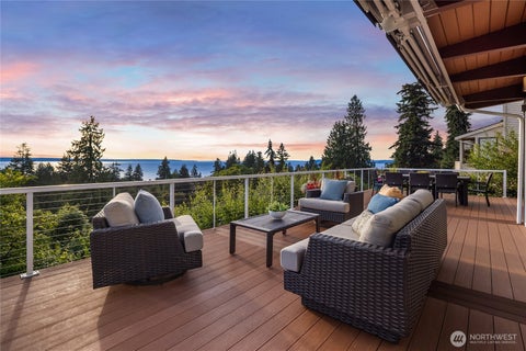 Photo of 19520 94th Place W, Edmonds, WA 98020 (MLS # 2553205)