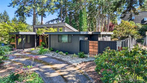 Photo of 9116 Waverly Drive SW, Lakewood, WA 98499 (MLS # 2526542)
