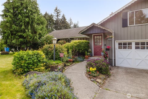 Photo of 6850 E Grandview Street, Tacoma, WA 98404 (MLS # 2524711)