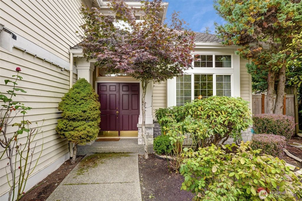 Photo of 15257 80th Avenue NE, Kenmore, WA 98028 (MLS # 2352344)