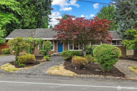 Photo of 15415 64th Avenue NE, Kenmore, WA 98028 (MLS # 2547796)