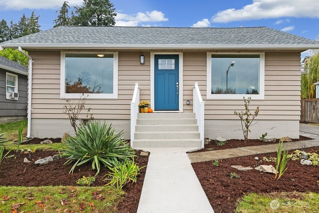 Photo of 2519 Veldee Avenue, Bremerton, WA 98312 (MLS # 2451112)
