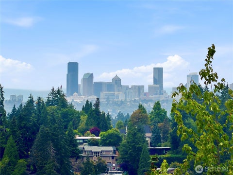 Photo of 2680 139 Avenue SE #84, Bellevue, WA 98005 (MLS # 2547794)