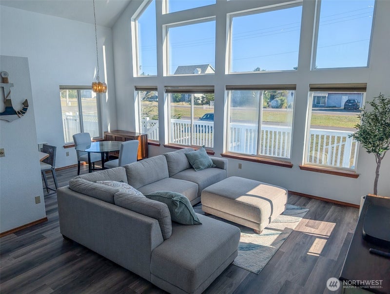 1249 E Ocean Shores Boulevard SW