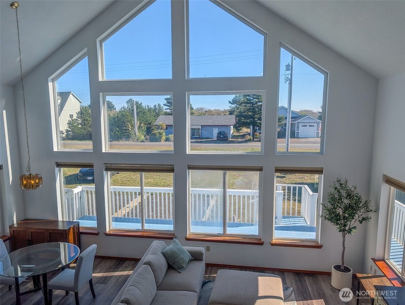 1249 E Ocean Shores Boulevard SW