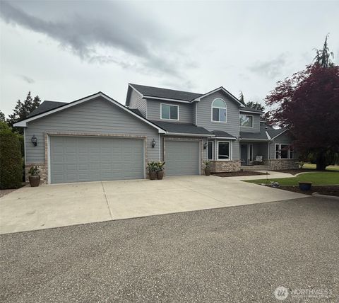 Photo of 2272 Sunrise Place, East Wenatchee, WA 98802 (MLS # 2526344)