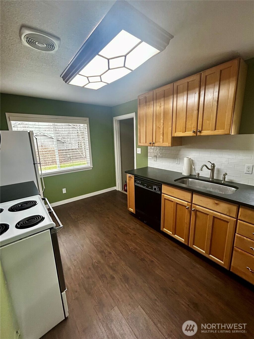 Photo of 4622 59th Street E, Tacoma, WA 98443 (MLS # 2467147)