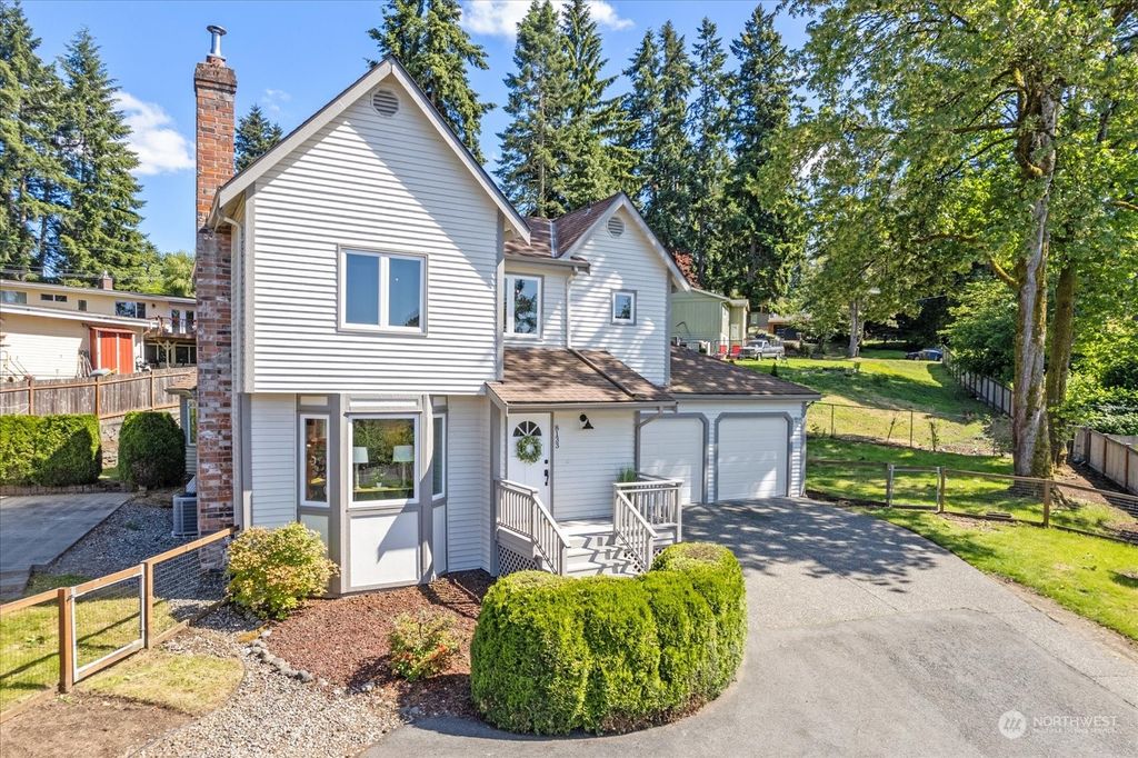 Photo of 8133 NE 158th Street, Kenmore, WA 98028 (MLS # 2246926)