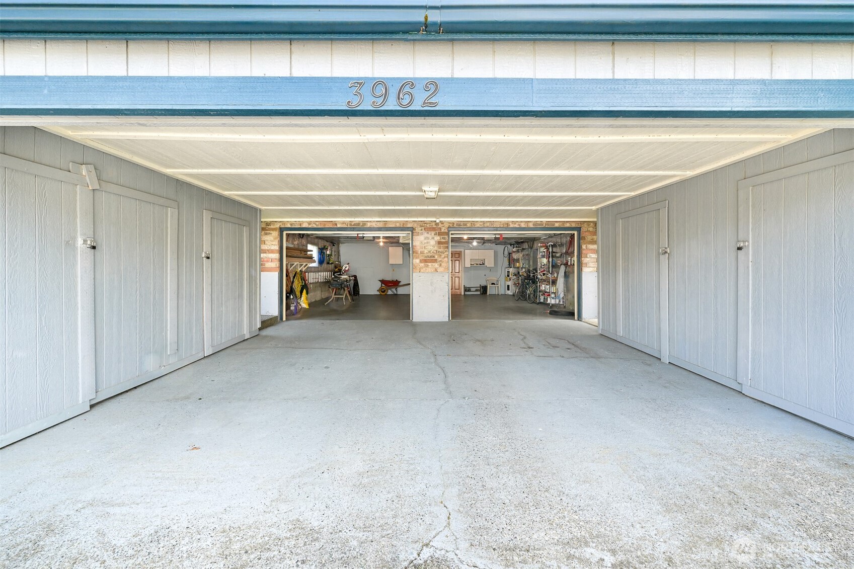 3962 Saltspring Drive