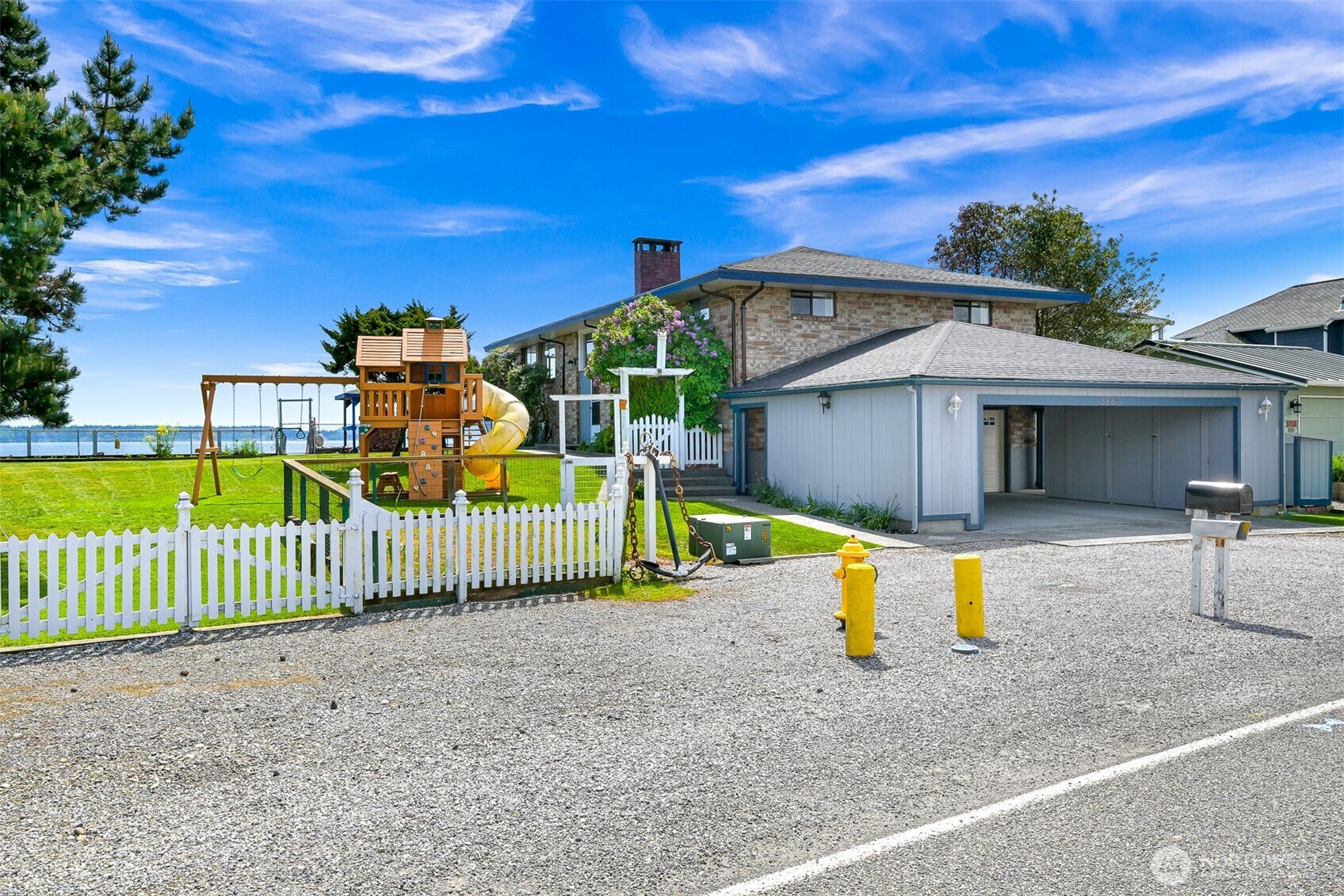 3962 Saltspring Drive