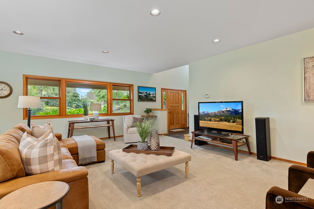 Photo of 14730 75th Avenue NE, Kenmore, WA 98028 (MLS # 2286798)