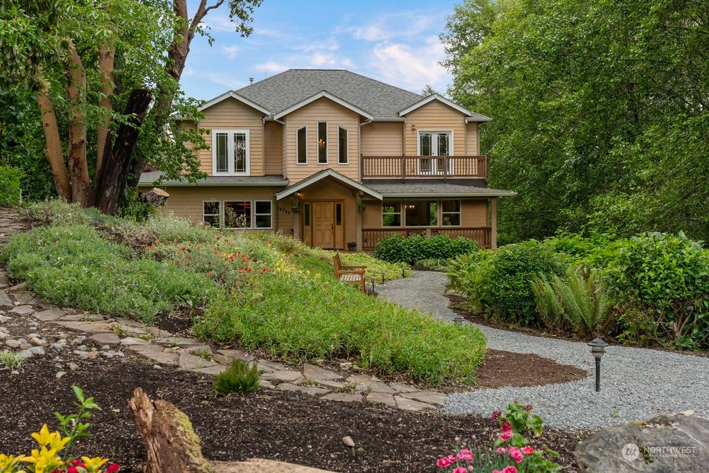 Photo of 14730 75th Avenue NE, Kenmore, WA 98028 (MLS # 2286798)
