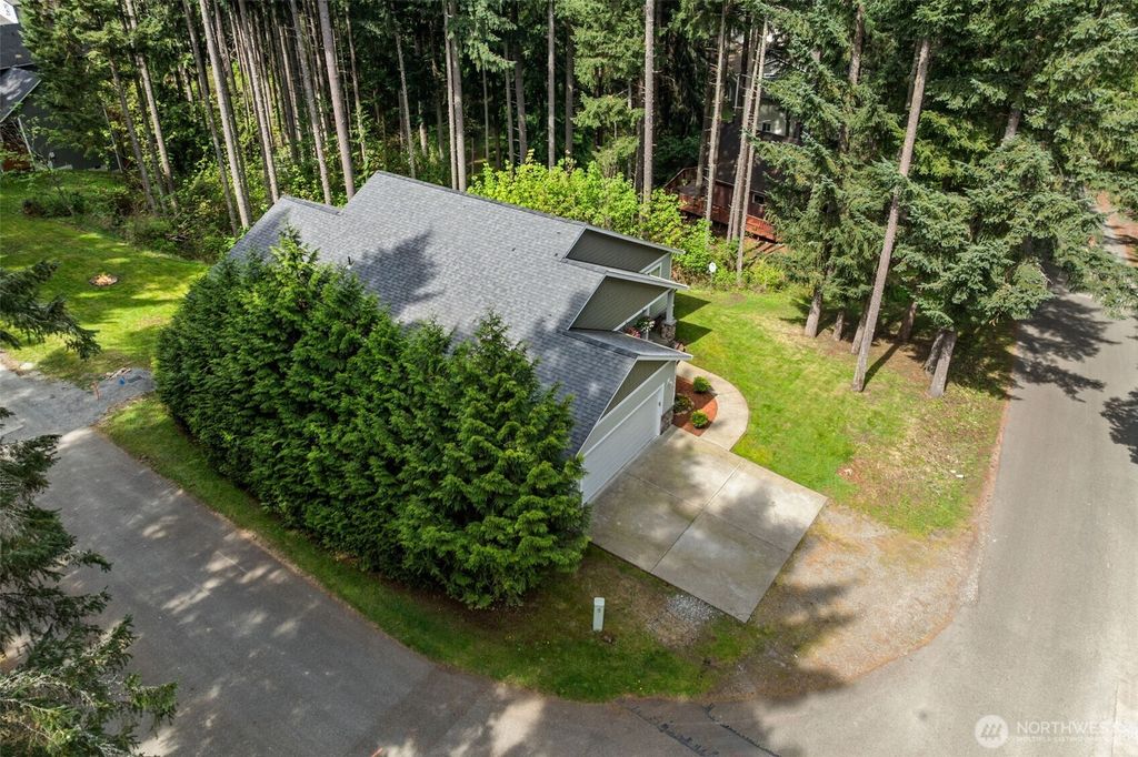 Photo of 22345 SE Bluewater Drive, Yelm, WA 98597 (MLS # 2516995)