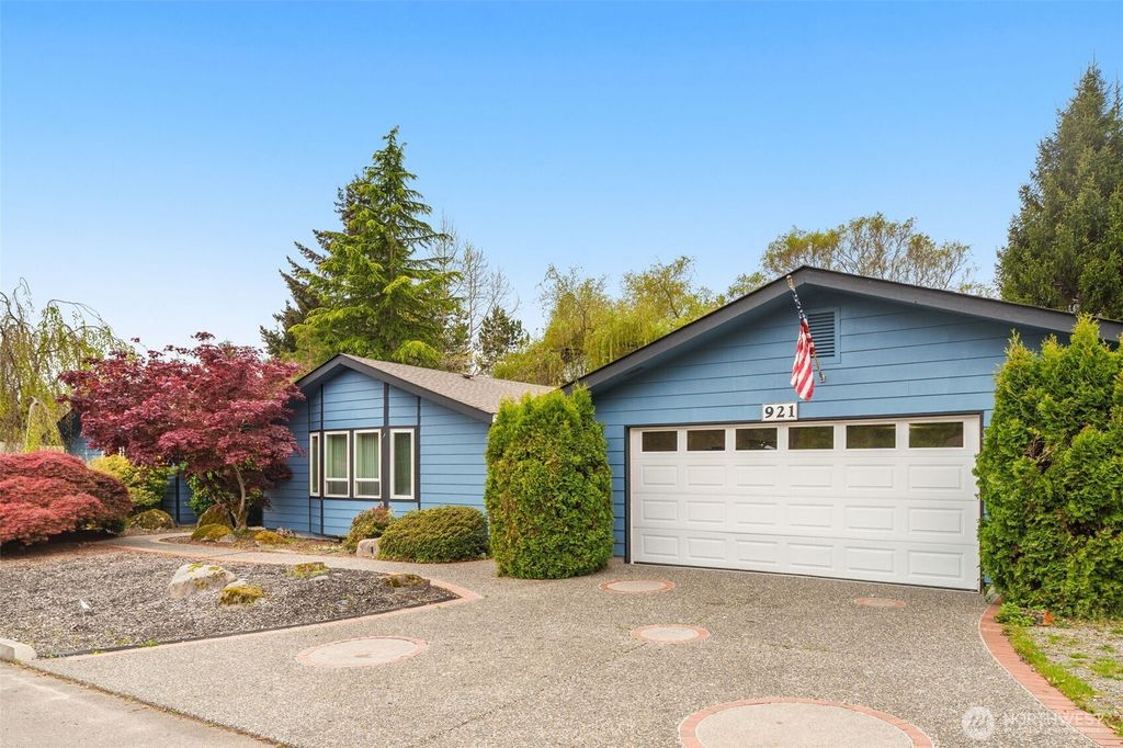 Photo of 921 241st Place SW, Bothell, WA 98021 (MLS # 2507548)