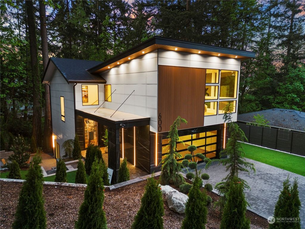 Photo of 600 SW Ellerwood Street, Issaquah, WA 98027 (MLS # 2245330)