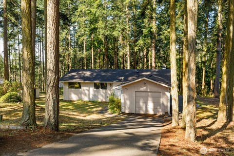 Photo of 4511 Woodland Circle, Oak Harbor, WA 98277 (MLS # 2557544)