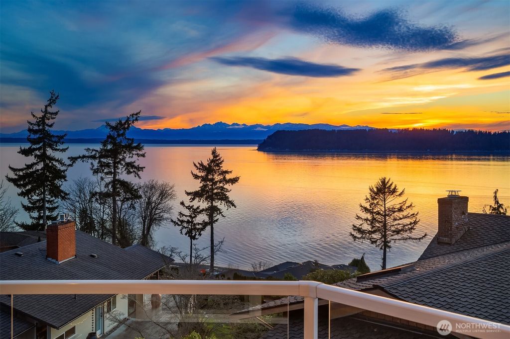 Photo of 9330 62nd Place W, Mukilteo, WA 98275 (MLS # 2351452)