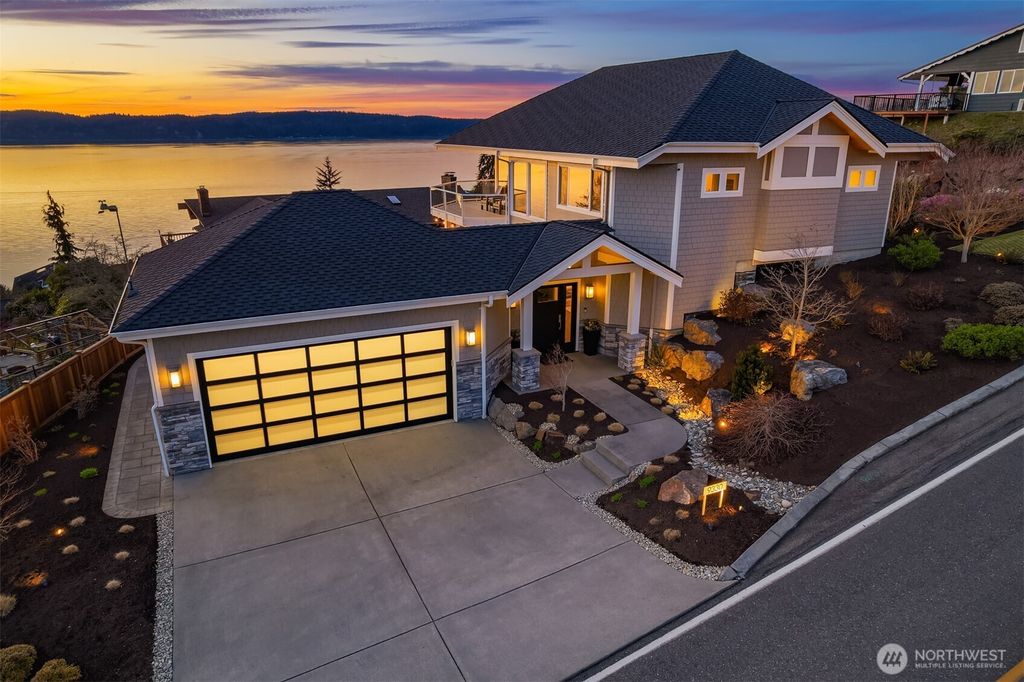 Photo of 9330 62nd Place W, Mukilteo, WA 98275 (MLS # 2351452)