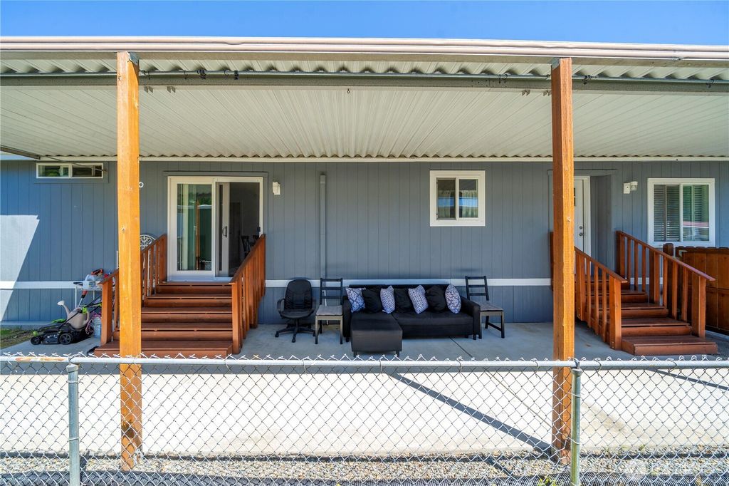 Photo of 22627 112th Avenue SE, Kent, WA 98031 (MLS # 2391140)