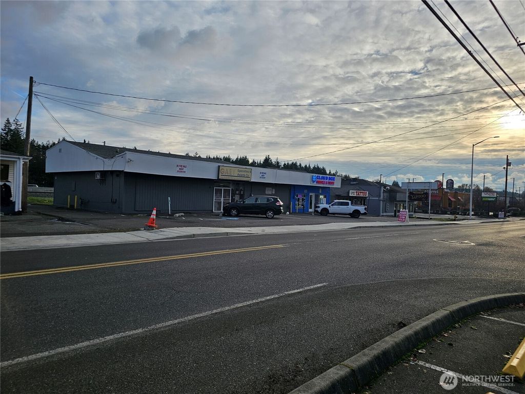 Photo of 15101 Union Avenue SW, Lakewood, WA 98498 (MLS # 2459837)