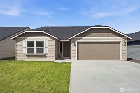 Photo of 1032 W Sequoia Road, Moses Lake, WA 98837 (MLS # 2509380)