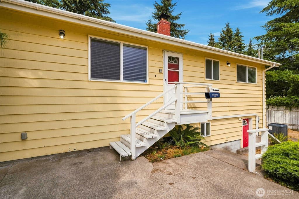 Photo of 3221 Quatermass Avenue NE, Bremerton, WA 98310 (MLS # 2570376)