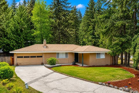 Photo of 9401 Columbine Circle W, University Place, WA 98467 (MLS # 2520110)