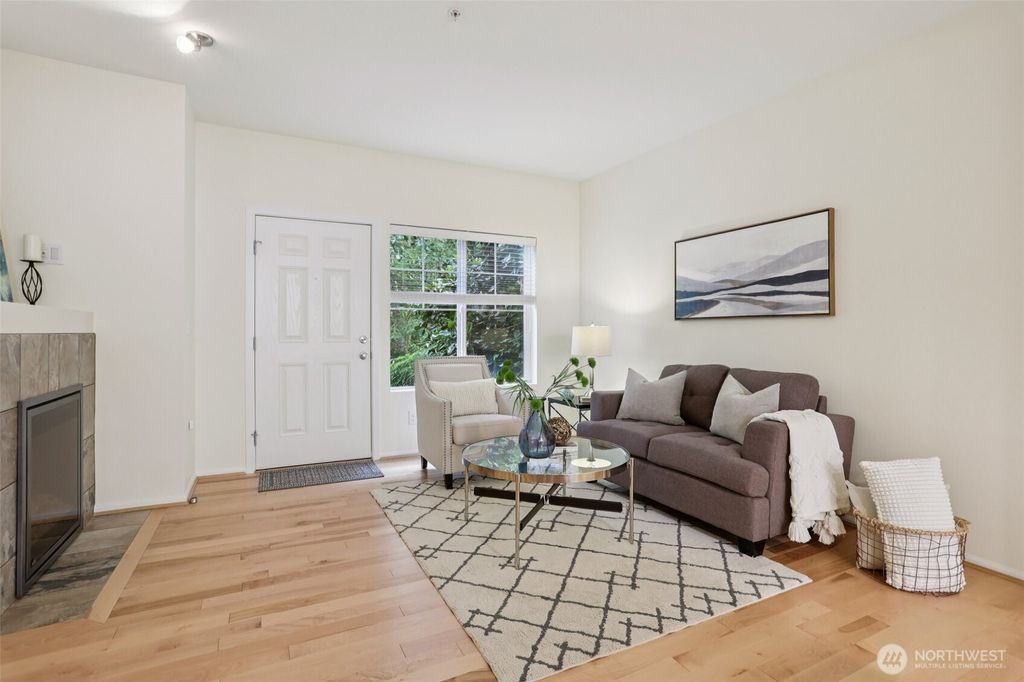 Photo of 10176 156th Court NE #102, Redmond, WA 98052 (MLS # 2433037)