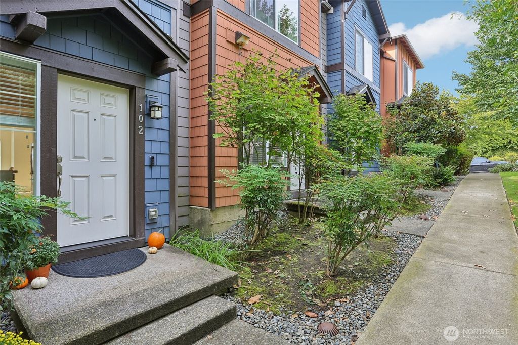 Photo of 10176 156th Court NE #102, Redmond, WA 98052 (MLS # 2433037)