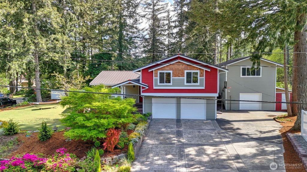 Photo of 24749 SE 30th Street, Sammamish, WA 98075 (MLS # 2339516)