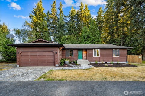 Photo of 15207 94th Avenue E, Puyallup, WA 98375 (MLS # 2567111)
