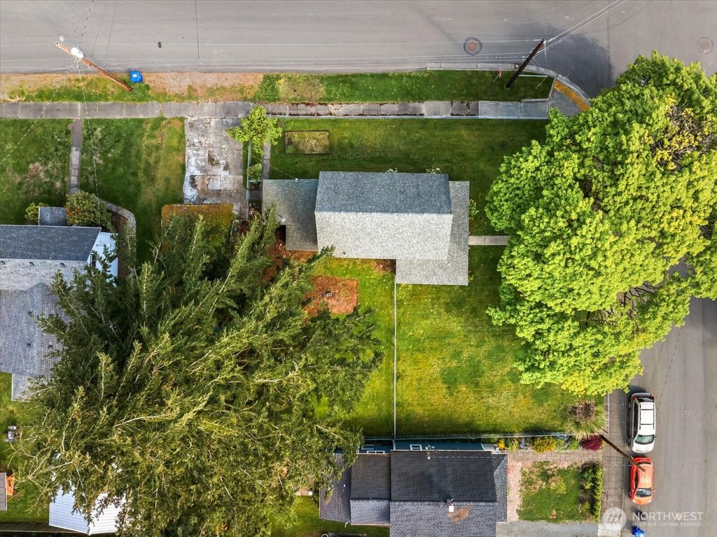 Photo of 2402 Cleveland Avenue, Everett, WA 98201 (MLS # 2366901)