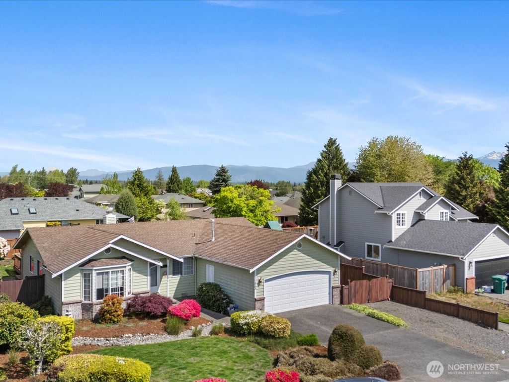 Photo of 11423 29th Place NE, Lake Stevens, WA 98258 (MLS # 2520582)