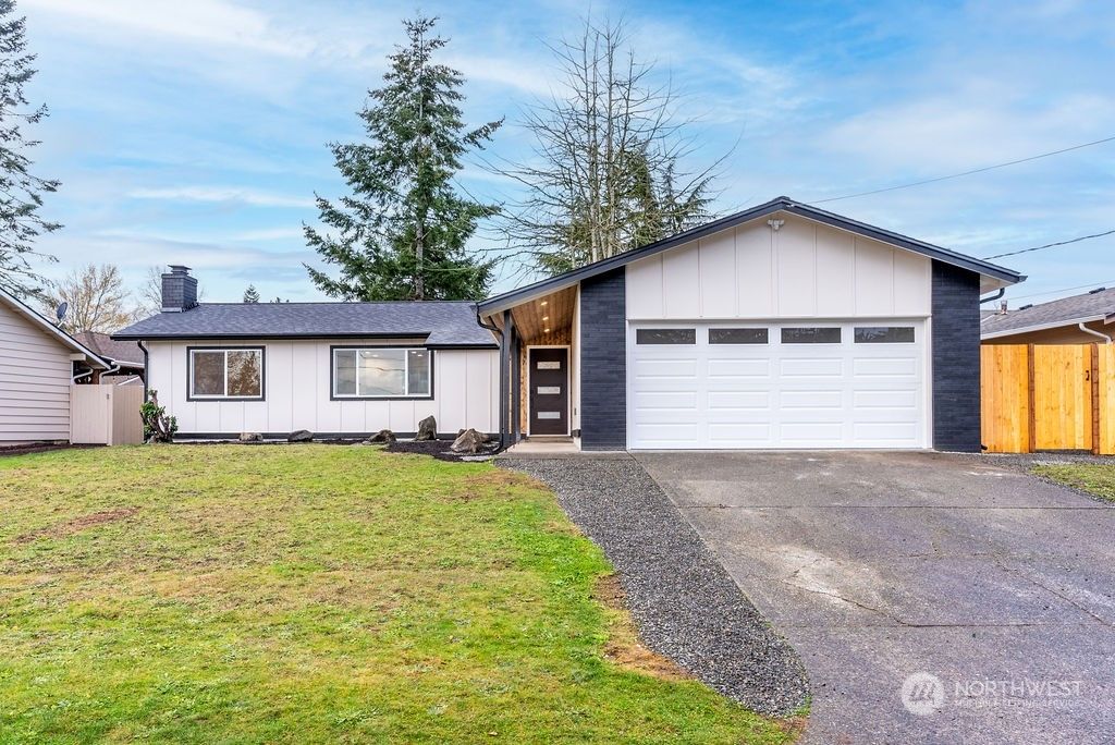 Photo of 16537 119th Avenue SE, Renton, WA 98058 (MLS # 2313305)