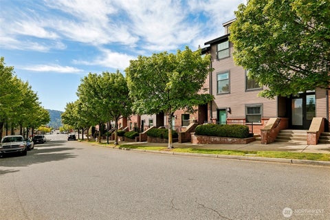 Photo of 1078 NE High Street #10, Issaquah, WA 98029 (MLS # 2548282)