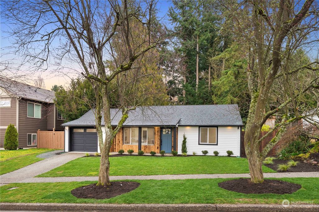 Photo of 17222 2nd Avenue NE, Shoreline, WA 98155 (MLS # 2202601)