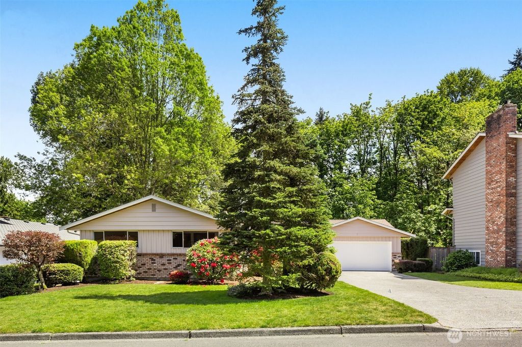 Photo of 19232 51st Avenue NE, Lake Forest Park, WA 98155 (MLS # 2375212)